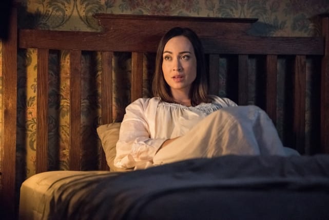 Kelly prepares for the baby - Supernatural Season 12 Episode 23