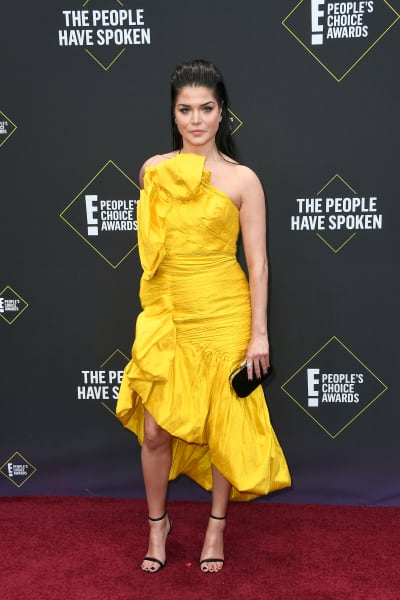 Marie Avgeropoulos attends the 2019 E! People's Choice Awards at Barker Hangar 