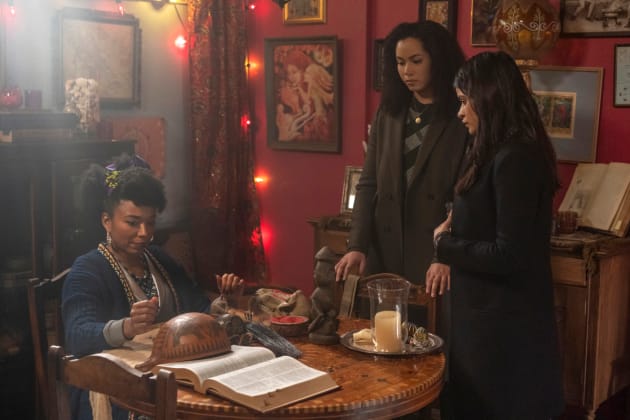 Mama Roz Has The Answers - Charmed (2018) Season 1 Episode 18