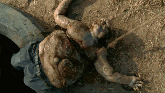 The Well Zombie Splits in Half - The Walking Dead