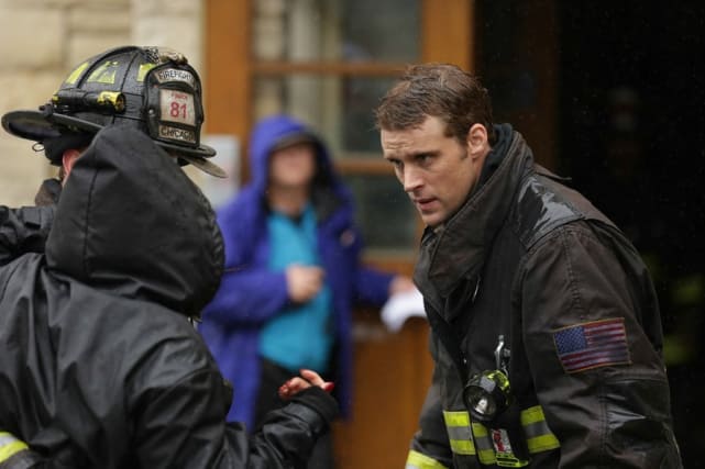 Casey discusses the rescue - Chicago Fire Season 3 Episode 8