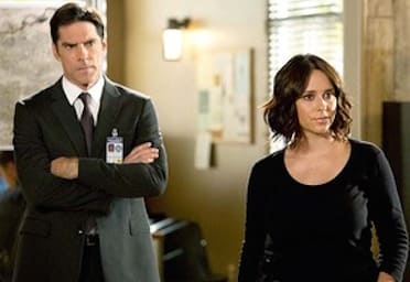 Jennifer Love Hewitt on Criminal Minds: First Look! - TV 