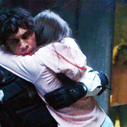 Bellamy and His Daughter Fox Reuniting Around Some Scattered Bodies