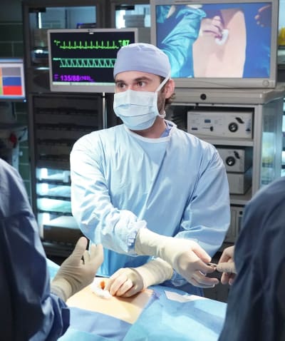 Grey s Anatomy s Jake Borelli Discusses Heartrending Burnout Arc