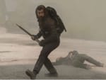 Felix in Battle - The Walking Dead: World Beyond