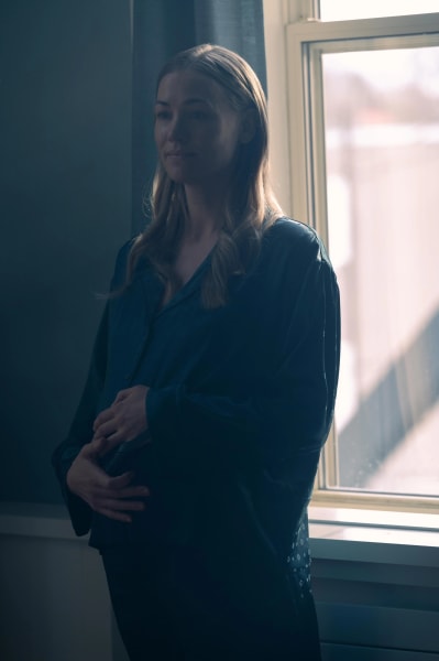 Serena Holds her Baby - The Handmaid's Tale Season 5 Episode 4
