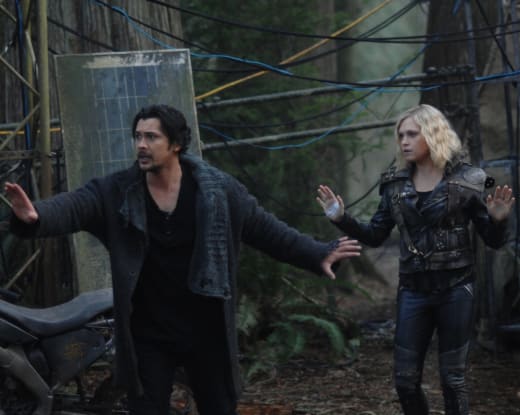 Bellamy and Clarke With A Problem - The 100 Season 6 Episode 11