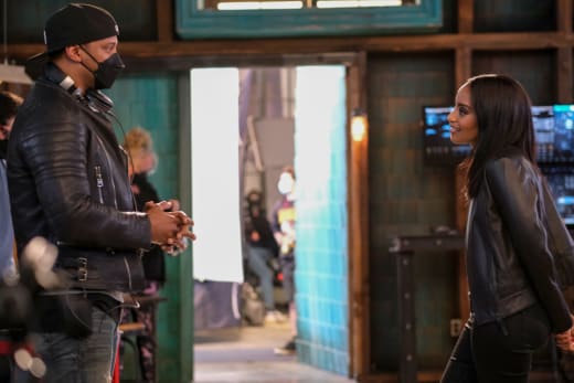Azie Behind the Scenes - Supergirl Season 6 Episode 12