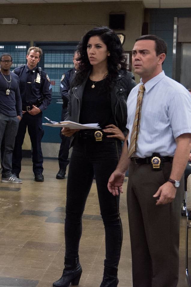 Watch brooklyn nine nine clearance season 2 episode 23
