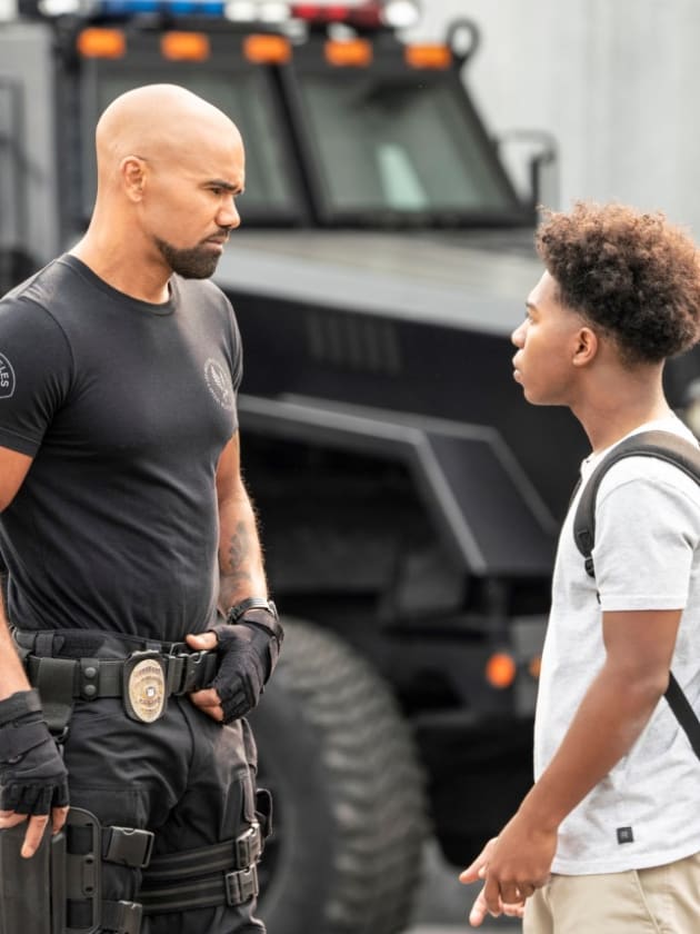 Father Figure - S.W.A.T. Season 4 Episode 1