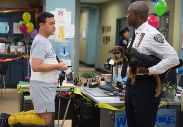 Brooklyn 99 season 1 ep 1 outlet