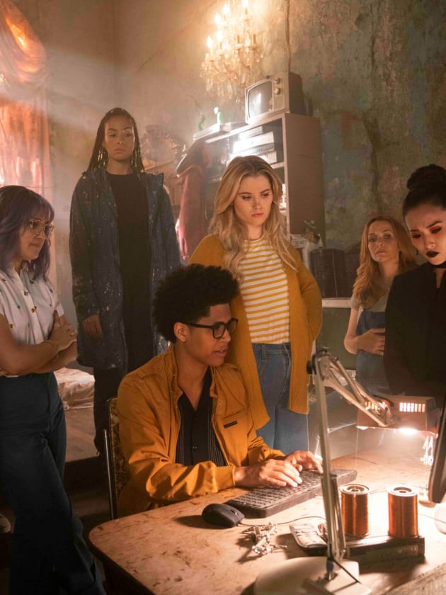 Runaways Have a Plan - Marvel's Runaways Season 3 Episode 3