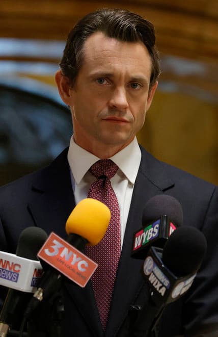 Talking to The Press - Law & Order Season 22 Episode 1