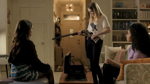 The Bold Type, gun Season 2 Episode 7