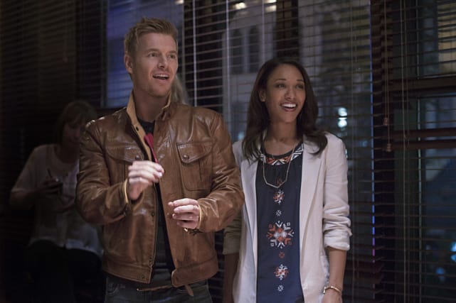 Happy Couple - The Flash Season 1 Episode 5