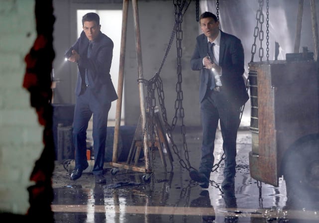 Booth and Aubrey Find a Body - Bones Season 10 Episode 13