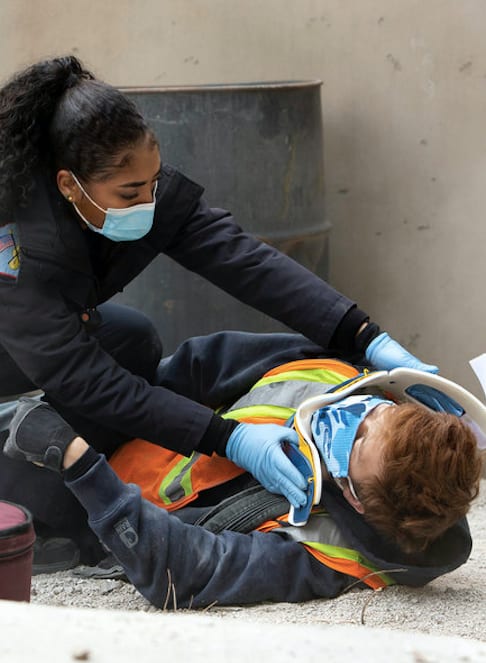 Mackey treat - Chicago Fire Season 9 Episode 4
