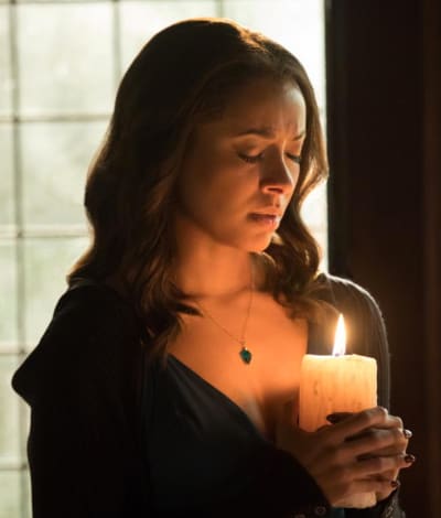 Bonnie Casting a Final Spell - The Vampire Diaries