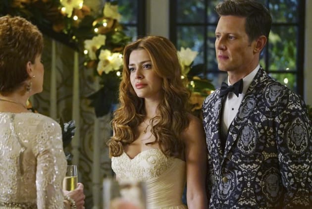Newlyweds - Revenge Season 4 Episode 14