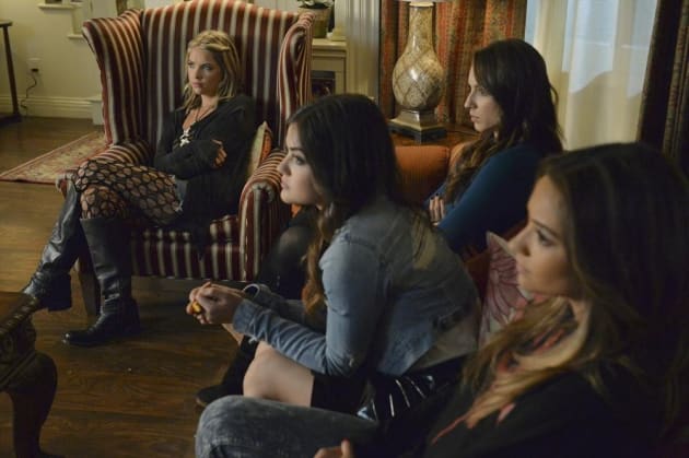 Not Festive - Pretty Little Liars Season 5 Episode 12
