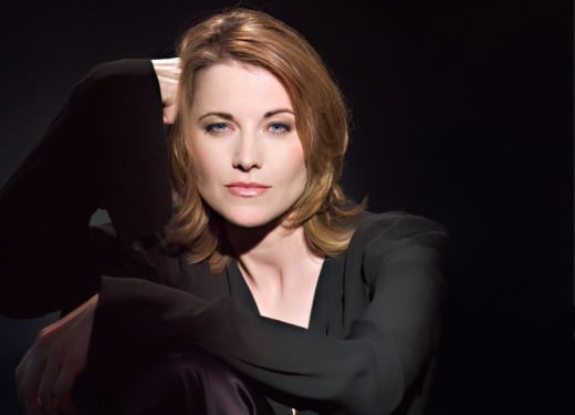 Lucy Lawless Salem