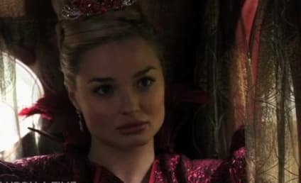 Once Upon a Time in Wonderland Exclusive Clip: Alice & Red Queen Road Trip?