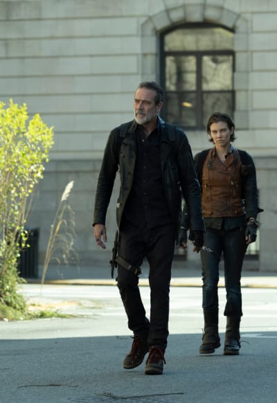 The Walking Dead: Dead City's Lauren Cohan Reacts to Theories Surrounding  Intense Final Scene - TV Fanatic