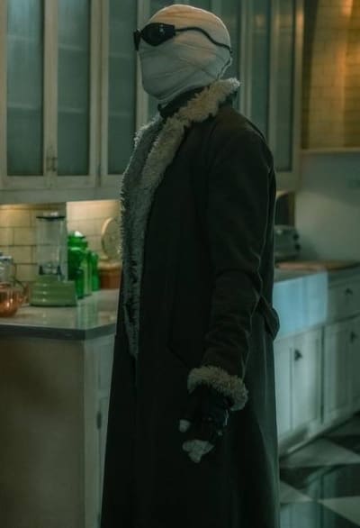 Standing Around - Doom Patrol Season 3 Episode 7
