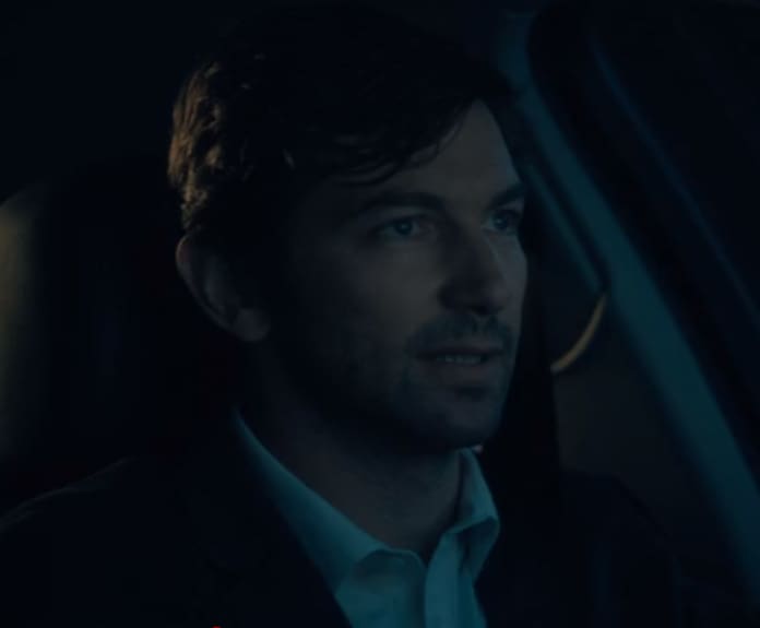 Steven Comes Clean The Haunting Of Hill House Season 1 Episode 8 Tv Fanatic Flashing between past and present, a fractured family confronts haunting memories of their old home and the terrifying events that drove them from it. hill house season 1 episode 8