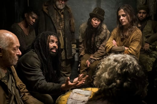 Tailies Gather - Snowpiercer Season 1 Episode 1