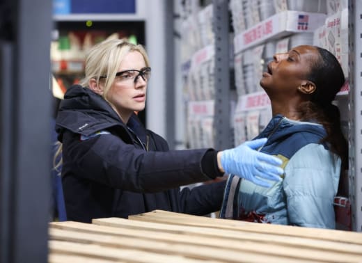 Sylvie Helps the Trapped Woman - Chicago Fire Season 12 Episode 3