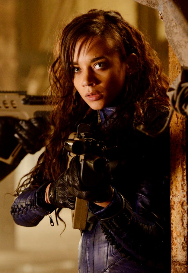 Dutch is Ready for Action - Killjoys Season 1 Episode 1