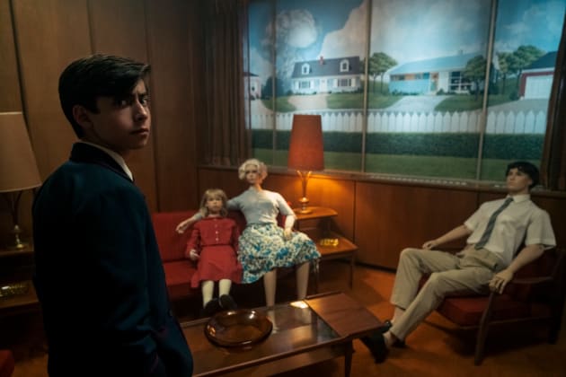 Diego and Mannequins - The Umbrella Academy Season 2 Episode 2
