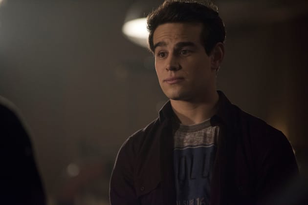 Simon The Vampire Instructor - Shadowhunters Season 2 Episode 17