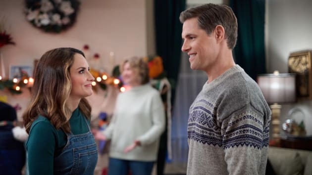 Rescuing Christmas Exclusive Clip: Erin Experiences Wish Regret and Vows to Save Christmas